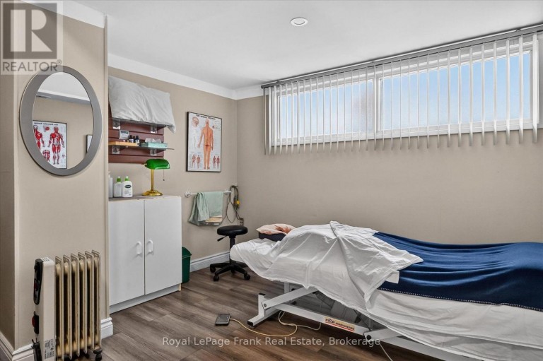 308 CHARLOTTE STREET, Peterborough (Town Ward 3), Ontario, K9J2V7