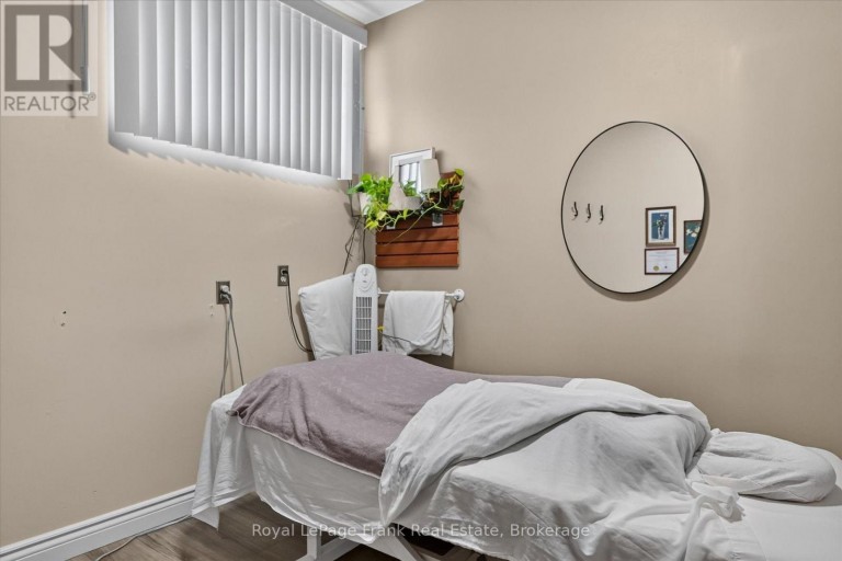 308 CHARLOTTE STREET, Peterborough (Town Ward 3), Ontario, K9J2V7