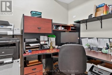 308 CHARLOTTE STREET Peterborough (Town Ward 3) Ontario photo 18