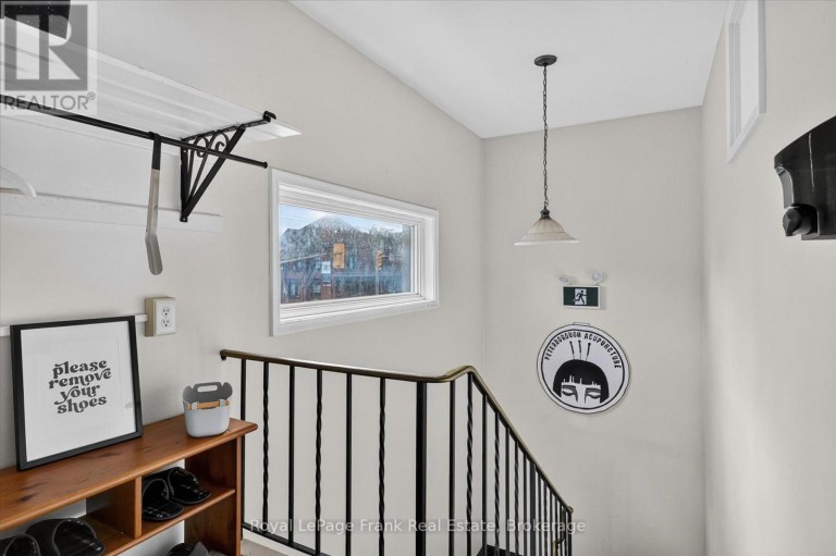 308 CHARLOTTE STREET, Peterborough (Town Ward 3), Ontario, K9J2V7