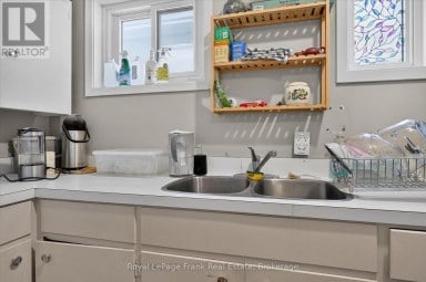 308 CHARLOTTE STREET Peterborough (Town Ward 3) Ontario photo 38