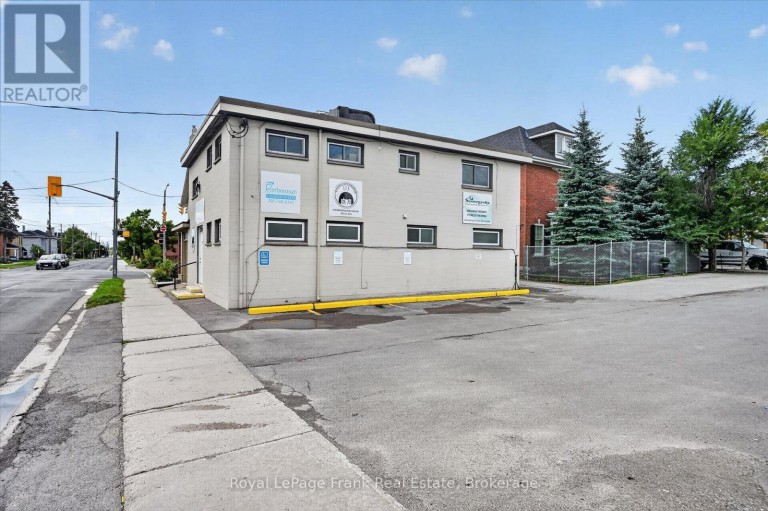 308 CHARLOTTE STREET, Peterborough (Town Ward 3), Ontario, K9J2V7