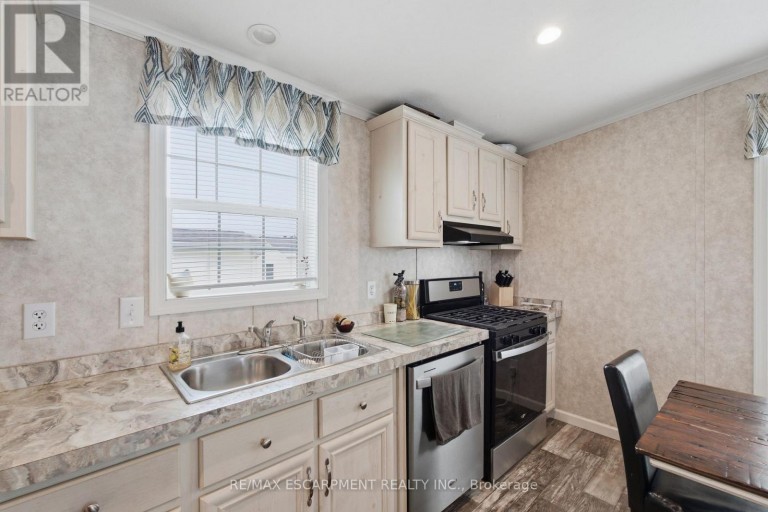 10 MARSH COVE, Haldimand (Nanticoke), Ontario, N0A1L0