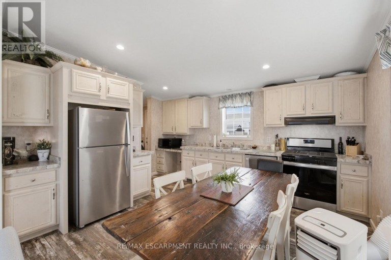 10 MARSH COVE, Haldimand (Nanticoke), Ontario, N0A1L0