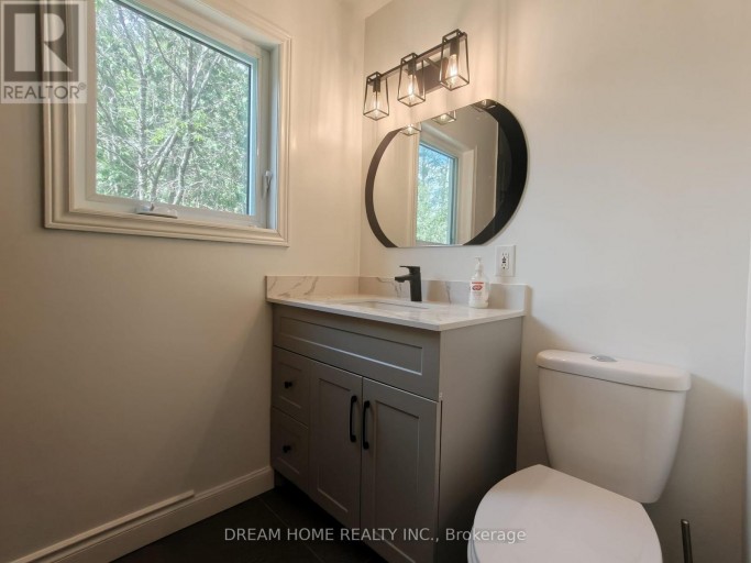 150 HILLSIDE LAKE ROAD, North Bay (Airport), Ontario, P1B8G2