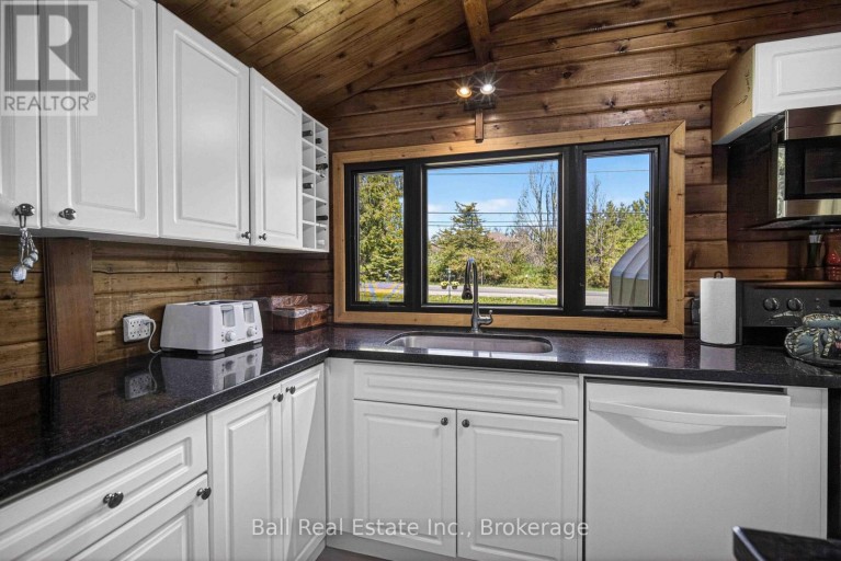 1982 COUNTY RD 8, Kawartha Lakes (Bobcaygeon), Ontario, K0M1A0