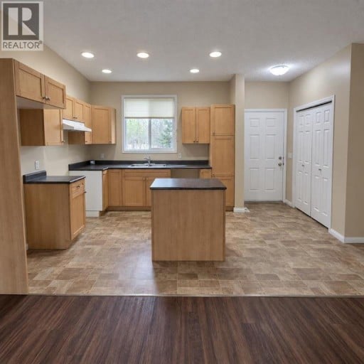 4, 624 41 Street, Edson, Alberta, T7E1A4