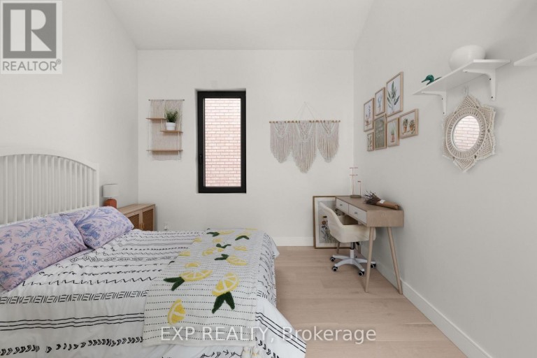 236 COX MILL ROAD, Barrie (Painswick North), Ontario, L4N4G5