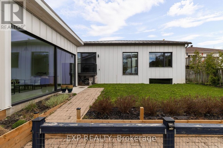 236 COX MILL ROAD, Barrie (Painswick North), Ontario, L4N4G5