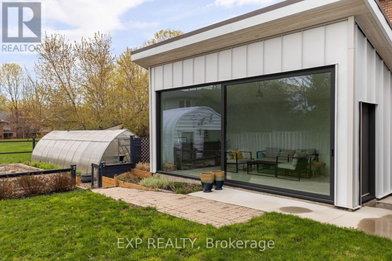 236 COX MILL ROAD, Barrie (Painswick North), Ontario, L4N4G5