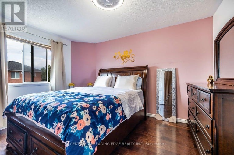 14 GUILDWOOD DRIVE, Clarington (Bowmanville), Ontario, L1C5E1