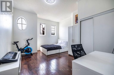 14 GUILDWOOD DRIVE Clarington (Bowmanville) Ontario photo 2
