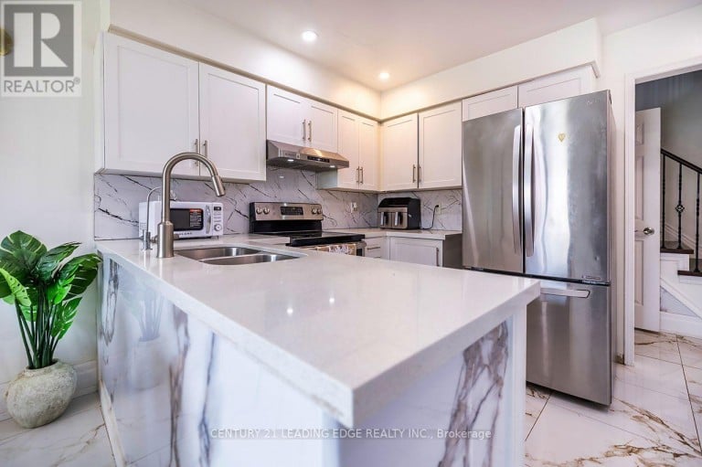 14 GUILDWOOD DRIVE, Clarington (Bowmanville), Ontario, L1C5E1