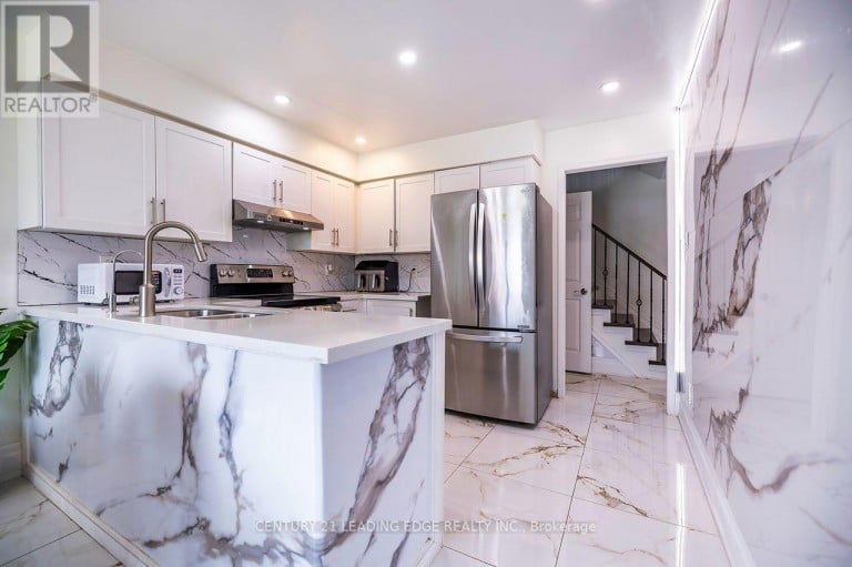 14 GUILDWOOD DRIVE, Clarington (Bowmanville), Ontario, L1C5E1
