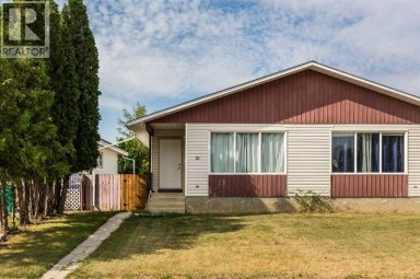 10 Cayuga Crescent W Lethbridge Alberta photo 1