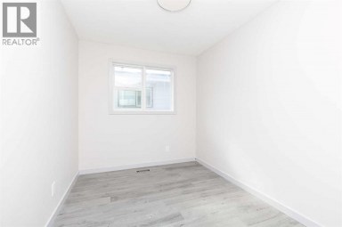 10 Cayuga Crescent W Lethbridge Alberta photo 11