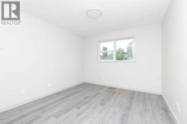 10 Cayuga Crescent W Lethbridge Alberta photo 12