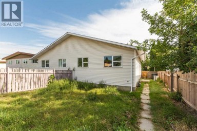 10 Cayuga Crescent W Lethbridge Alberta photo 24