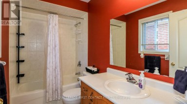 79 WHITE ELM ROAD Barrie (Holly) Ontario photo 14