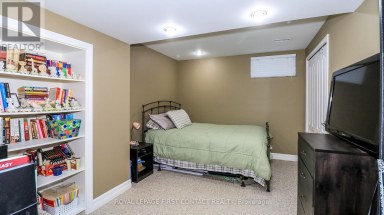 79 WHITE ELM ROAD Barrie (Holly) Ontario photo 24