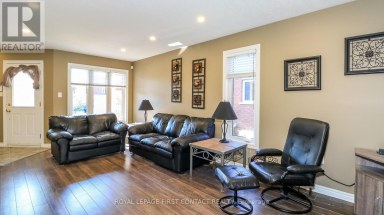 79 WHITE ELM ROAD Barrie (Holly) Ontario photo 6