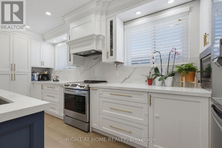 363 SENTINEL ROAD, Toronto (York University Heights), Ontario, M3J1V1
