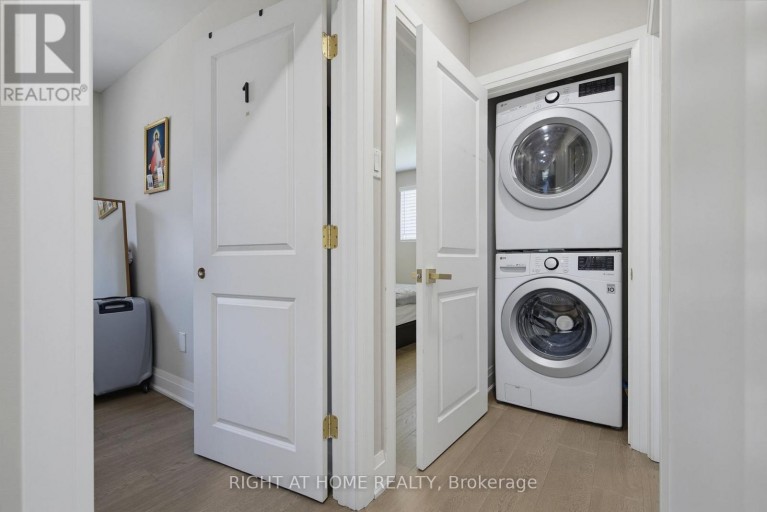 363 SENTINEL ROAD, Toronto (York University Heights), Ontario, M3J1V1