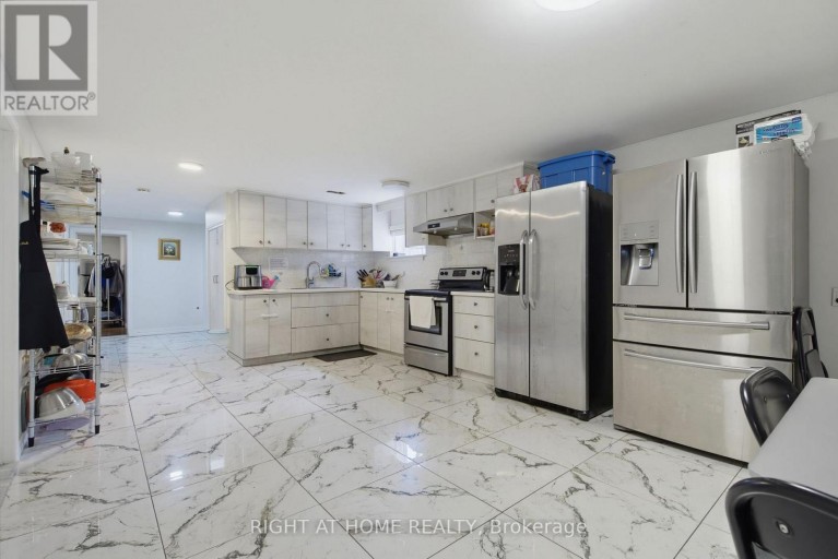 363 SENTINEL ROAD, Toronto (York University Heights), Ontario, M3J1V1