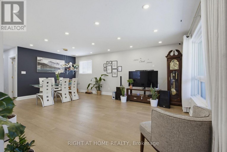 363 SENTINEL ROAD, Toronto (York University Heights), Ontario, M3J1V1