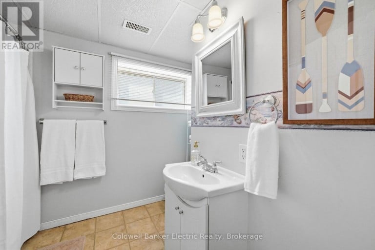 854 ABBEY LANE, Peterborough (Ashburnham Ward 4), Ontario, K9H7N6