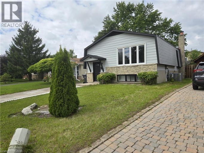 99 CLUTHE Crescent, Kitchener, Ontario, N2P1N1