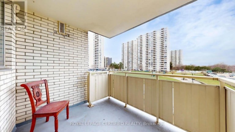 304 - 320 DIXON ROAD, Toronto (Kingsview Village-The Westway), Ontario, M9R1S8