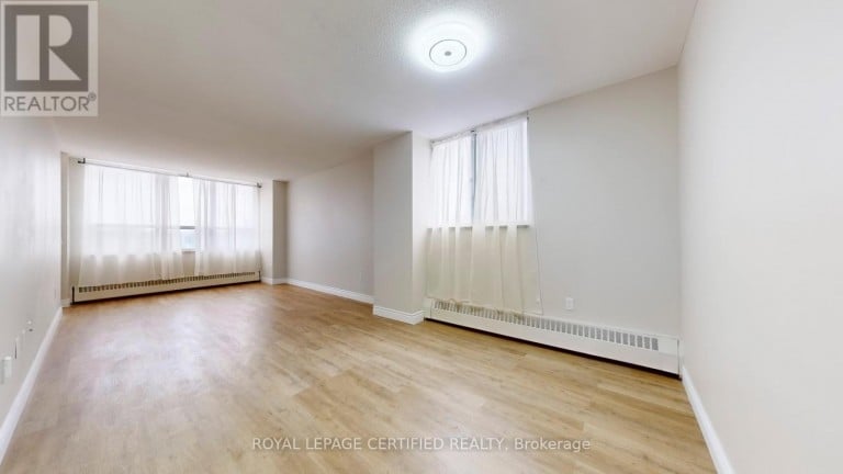 304 - 320 DIXON ROAD, Toronto (Kingsview Village-The Westway), Ontario, M9R1S8
