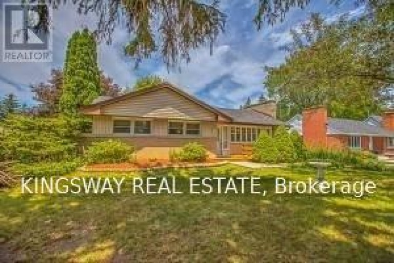 49 DON MOR DRIVE, Newmarket (Central Newmarket), Ontario, L3Y1G8