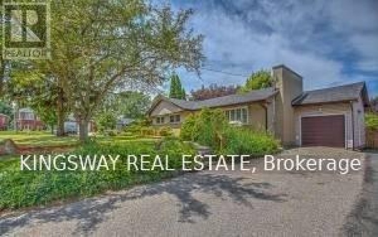 49 DON MOR DRIVE, Newmarket (Central Newmarket), Ontario, L3Y1G8