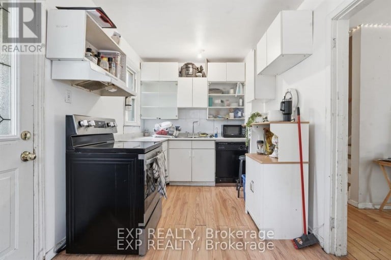 139 DALEWOOD AVENUE, Hamilton (Ainslie Wood), Ontario, L8S1Z3