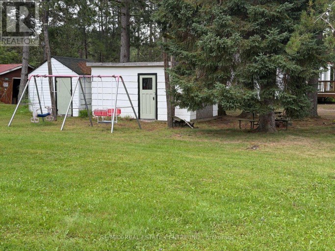 38 2ND AVENUE, South Algonquin, Ontario, K0J2M0