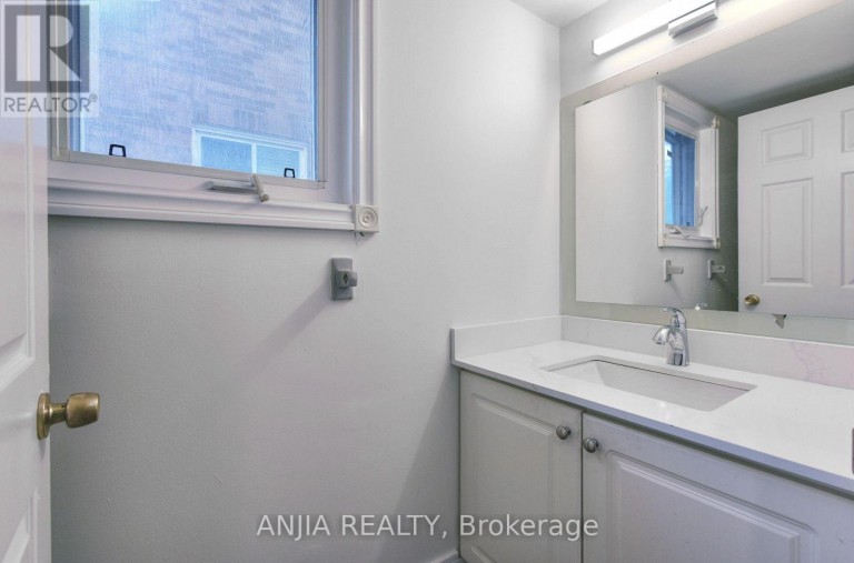 127 TOMLINSON CIRCLE, Markham (Buttonville), Ontario, L3R9K4