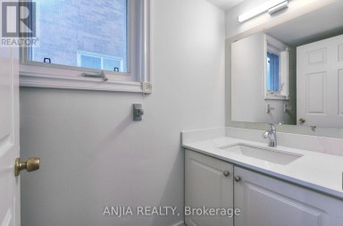 127 TOMLINSON CIRCLE Markham (Buttonville) Ontario photo 15