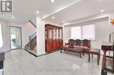 127 TOMLINSON CIRCLE Markham (Buttonville) Ontario photo 17