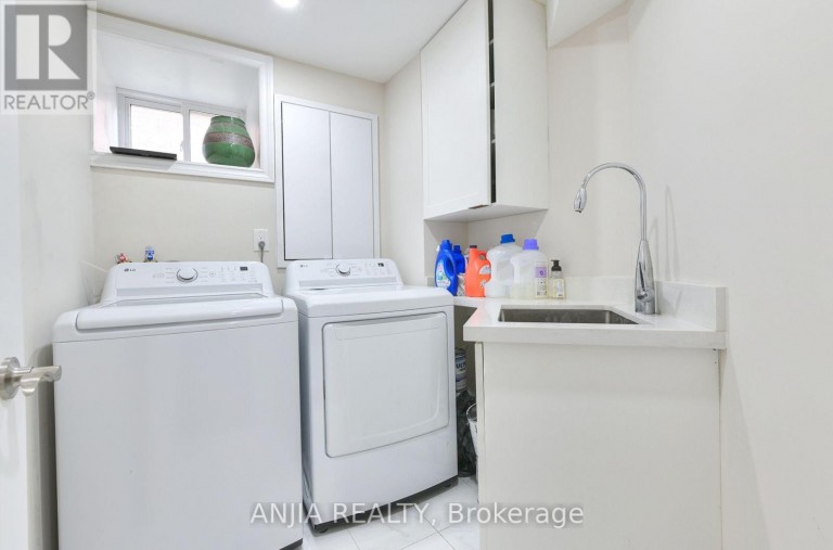127 TOMLINSON CIRCLE, Markham (Buttonville), Ontario, L3R9K4