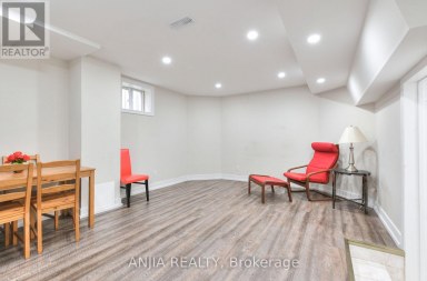 127 TOMLINSON CIRCLE Markham (Buttonville) Ontario photo 26