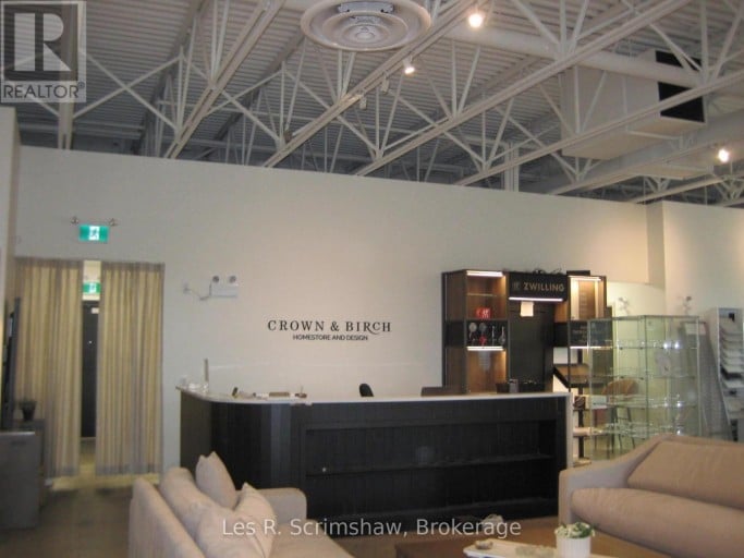 B - 825 FORT WILLIAM ROAD, Thunder Bay (Inner-City Industrial), Ontario, P7B3A4