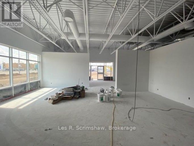 B - 825 FORT WILLIAM ROAD, Thunder Bay (Inner-City Industrial), Ontario, P7B3A4