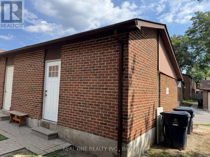 16 - 72 DUSAY PLACE, Toronto (L'Amoreaux), Ontario, M1W2N2