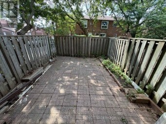 16 - 72 DUSAY PLACE Toronto (L'Amoreaux) Ontario photo 3