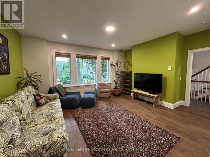 10 NIAGARA STREET, Collingwood, Ontario, L9Y3X2