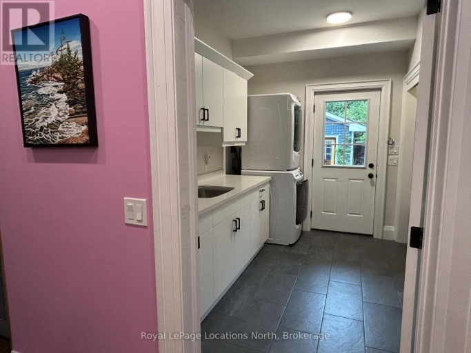 10 NIAGARA STREET, Collingwood, Ontario, L9Y3X2
