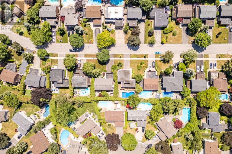 32 REESORVILLE ROAD, Markham (Markham Village), Ontario, L3P3L2