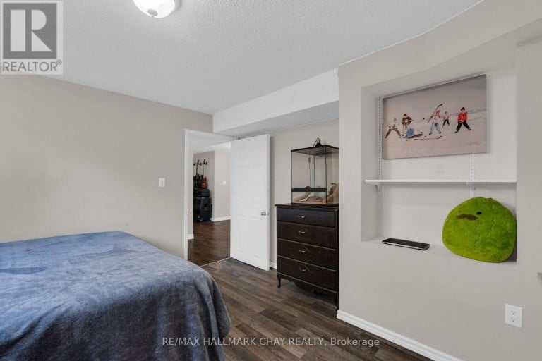 5 HARBOUR CRESCENT, Wasaga Beach, Ontario, L9Z1G4